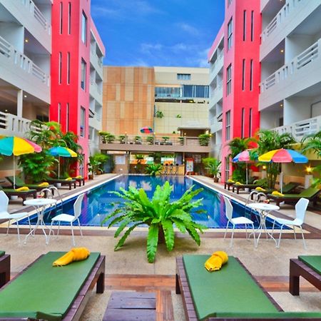 Eastiny Place Hotel Pattaya Bagian luar foto