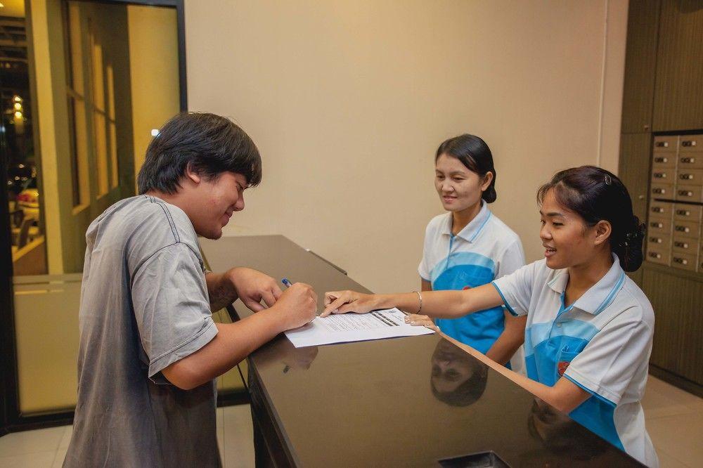 Eastiny Place Hotel Pattaya Bagian luar foto