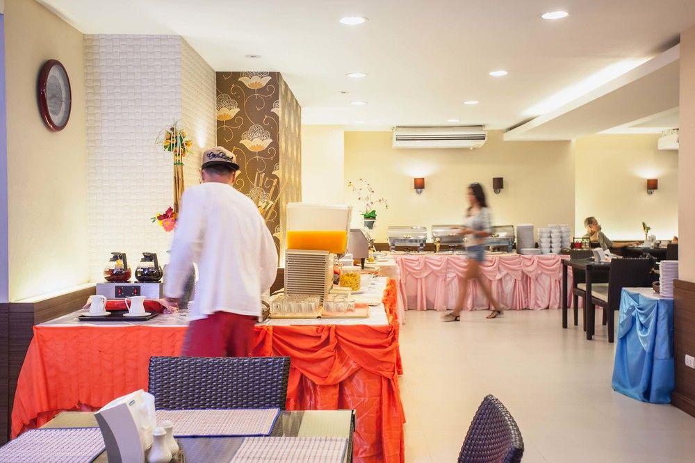 Eastiny Place Hotel Pattaya Bagian luar foto