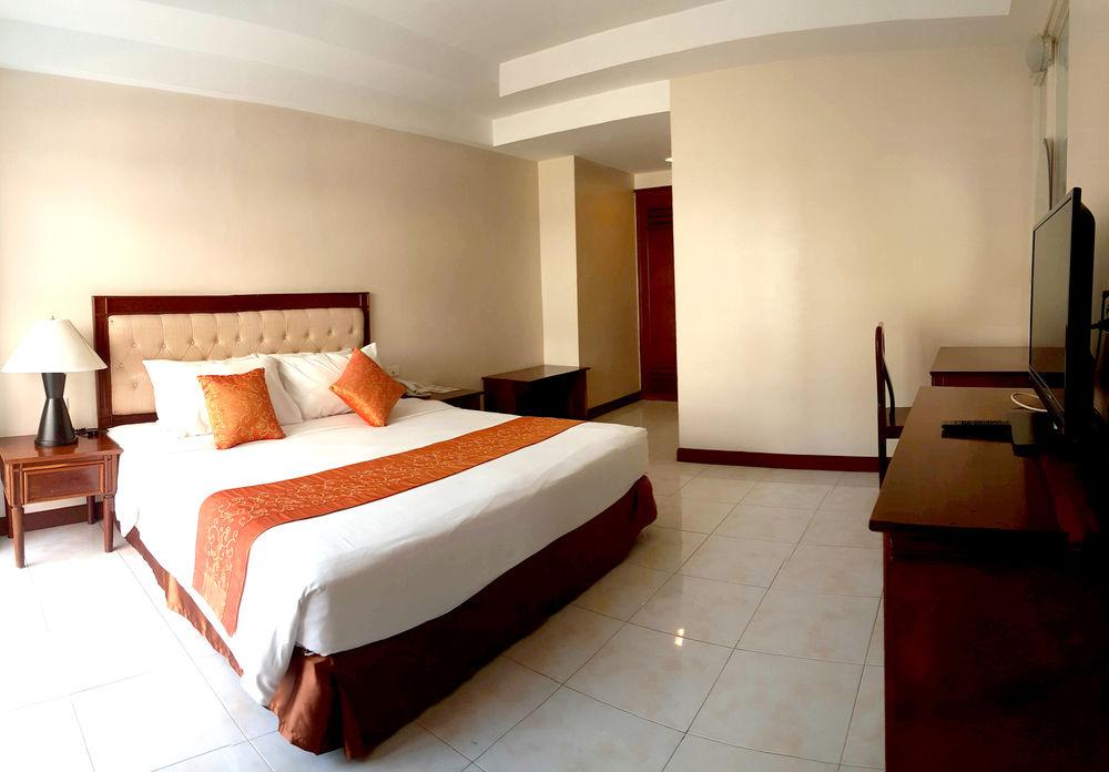 Eastiny Place Hotel Pattaya Bagian luar foto