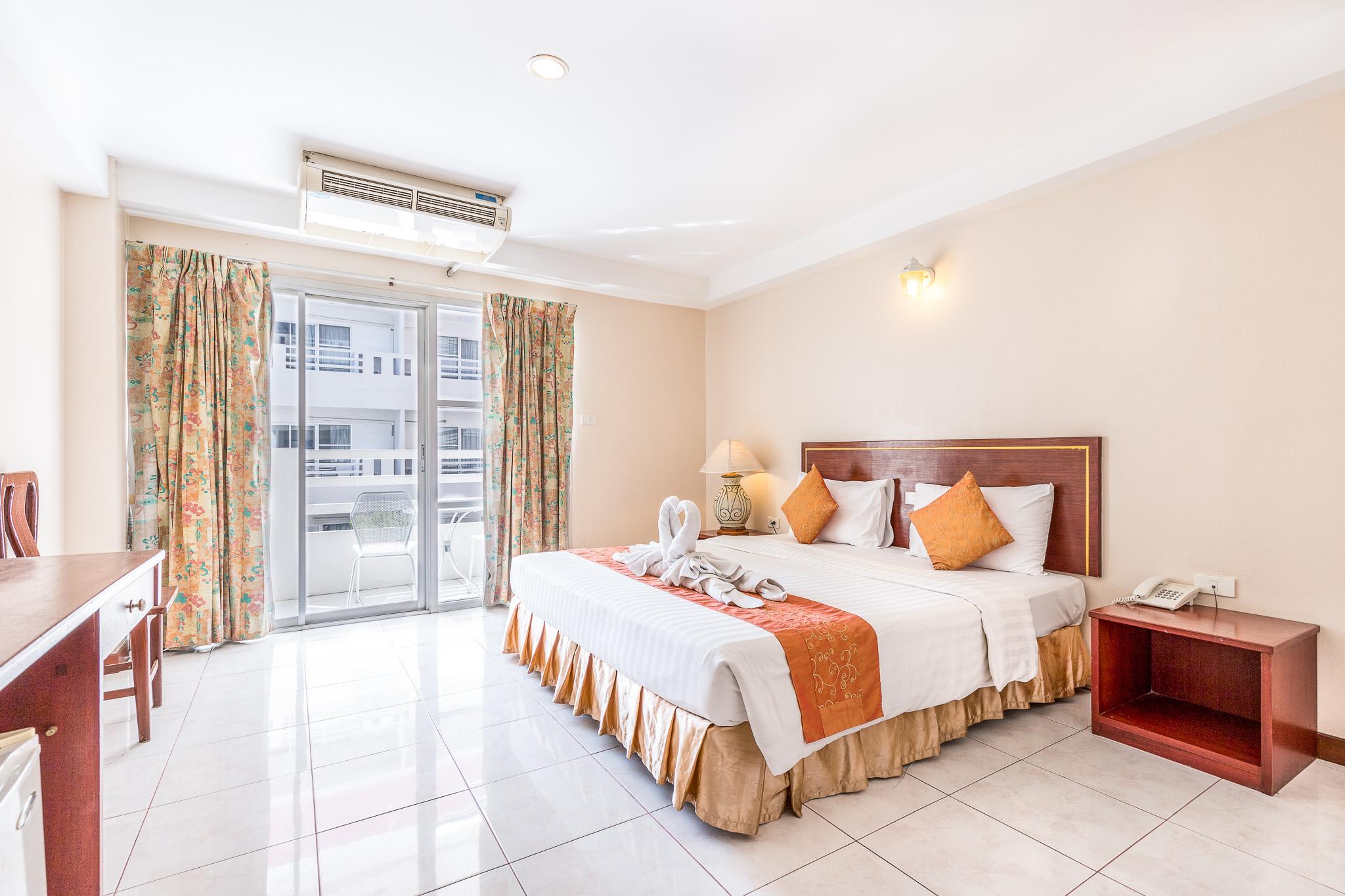 Eastiny Place Hotel Pattaya Bagian luar foto
