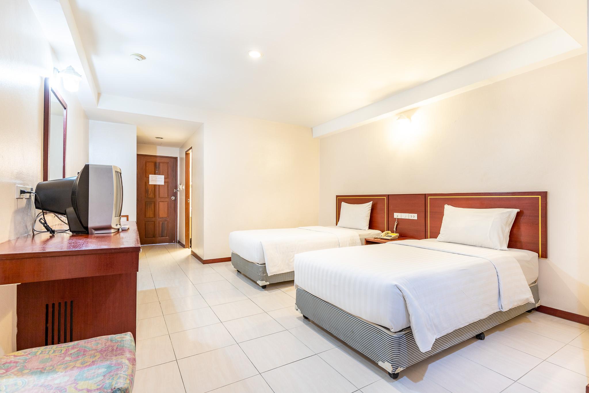 Eastiny Place Hotel Pattaya Bagian luar foto