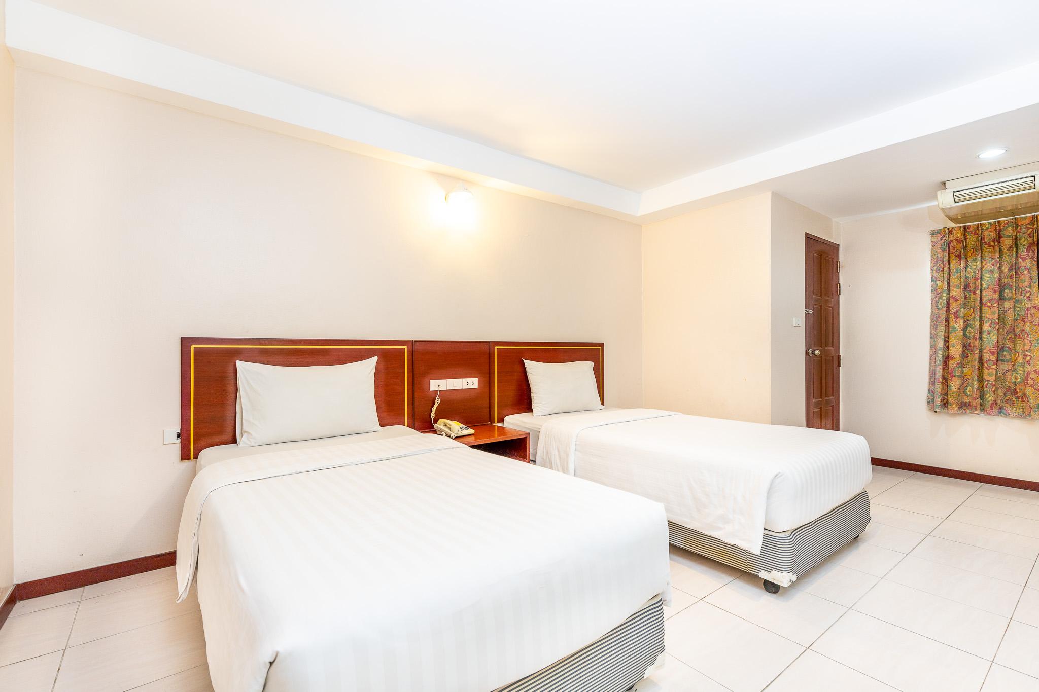 Eastiny Place Hotel Pattaya Bagian luar foto