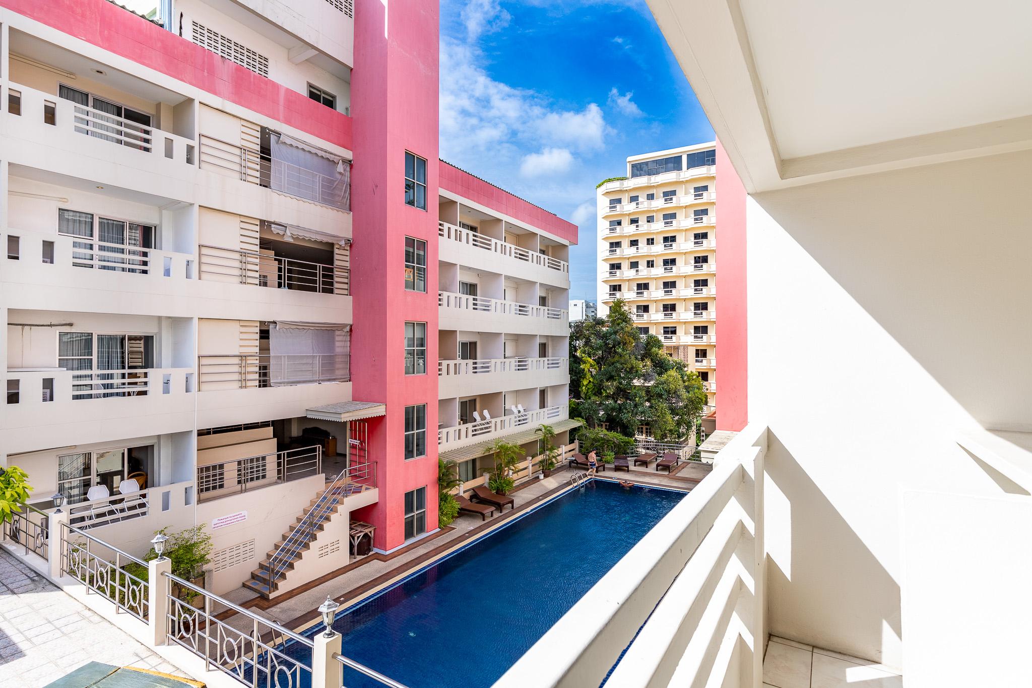 Eastiny Place Hotel Pattaya Bagian luar foto