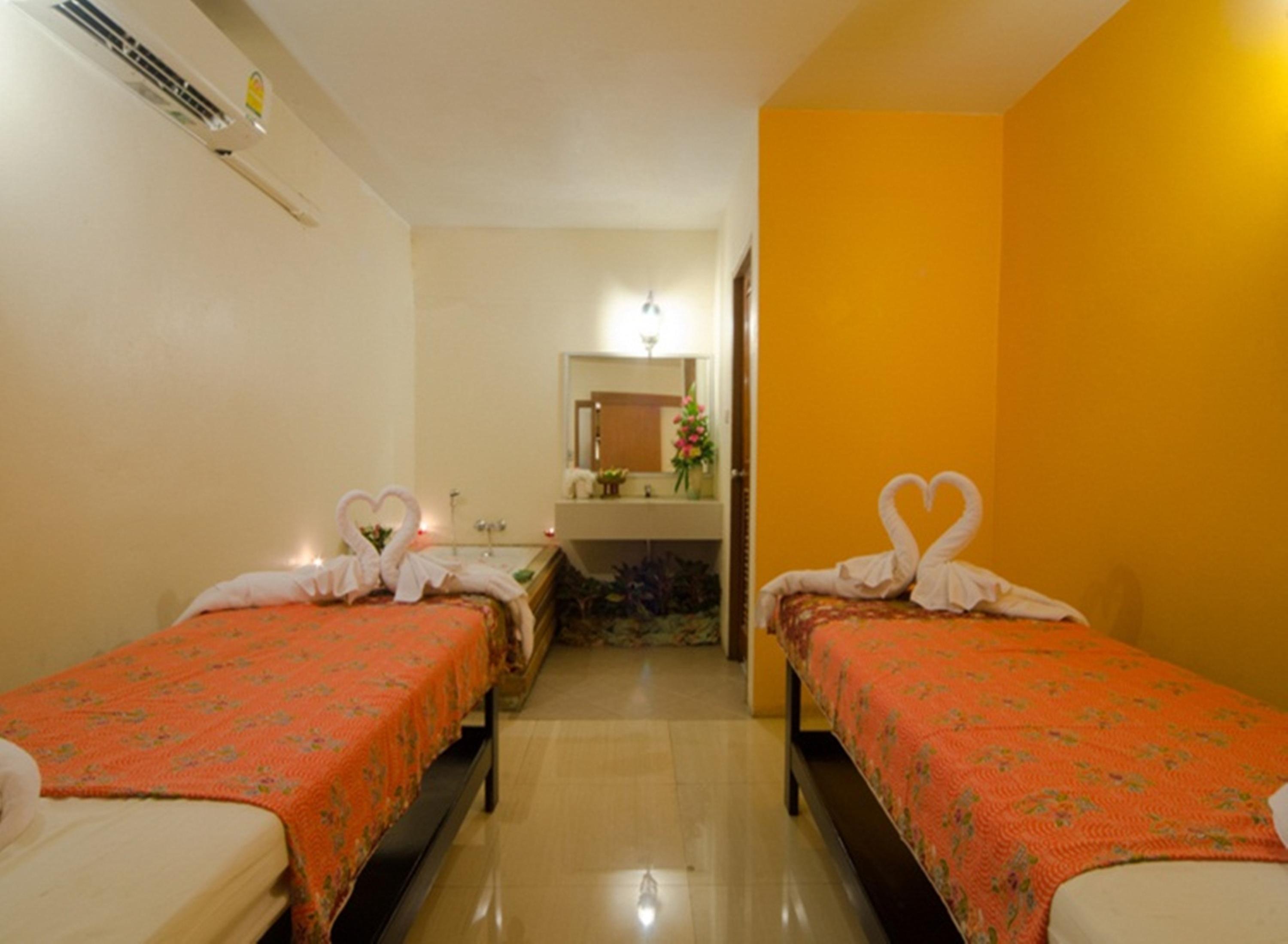 Eastiny Place Hotel Pattaya Bagian luar foto