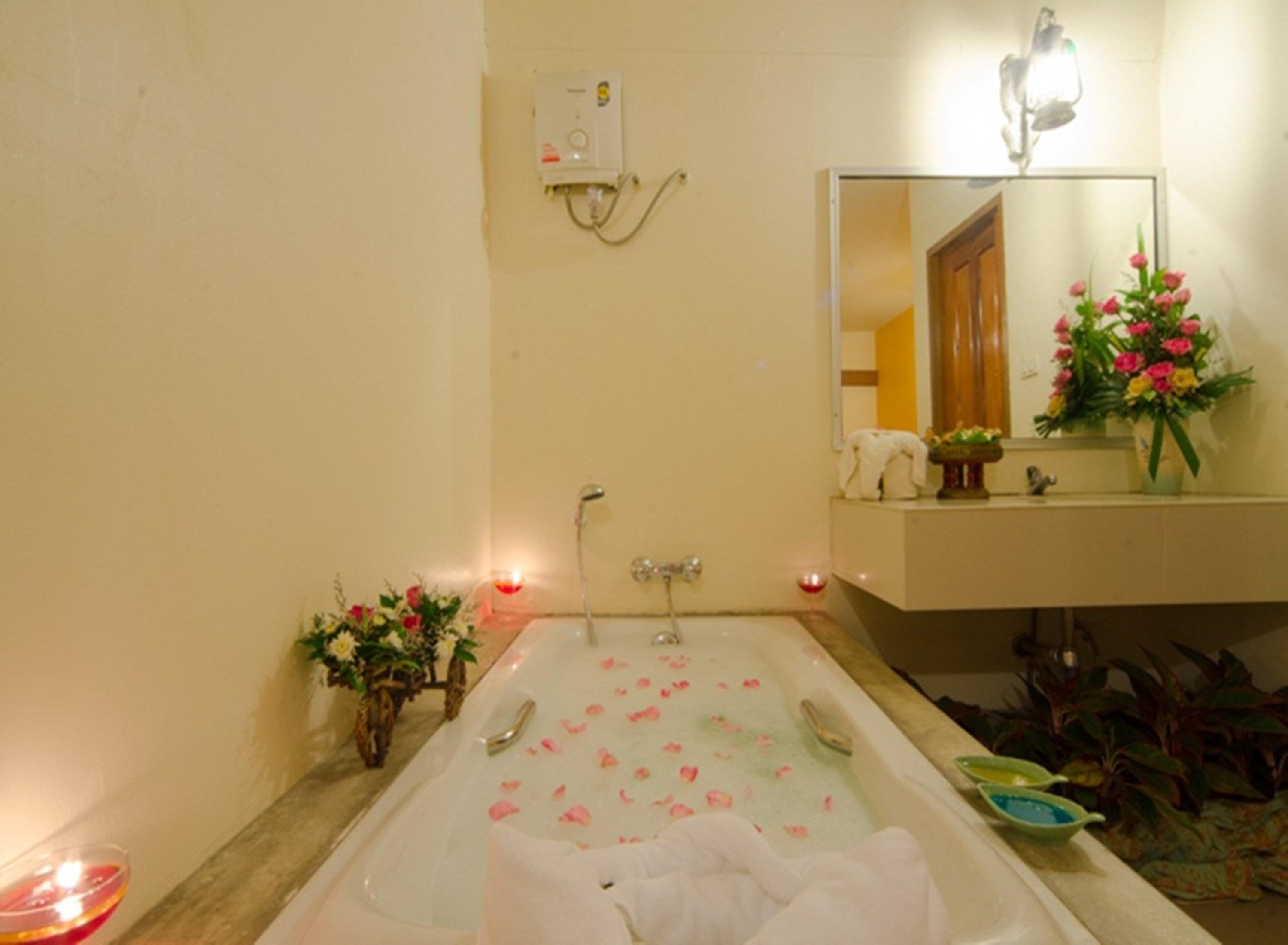Eastiny Place Hotel Pattaya Bagian luar foto