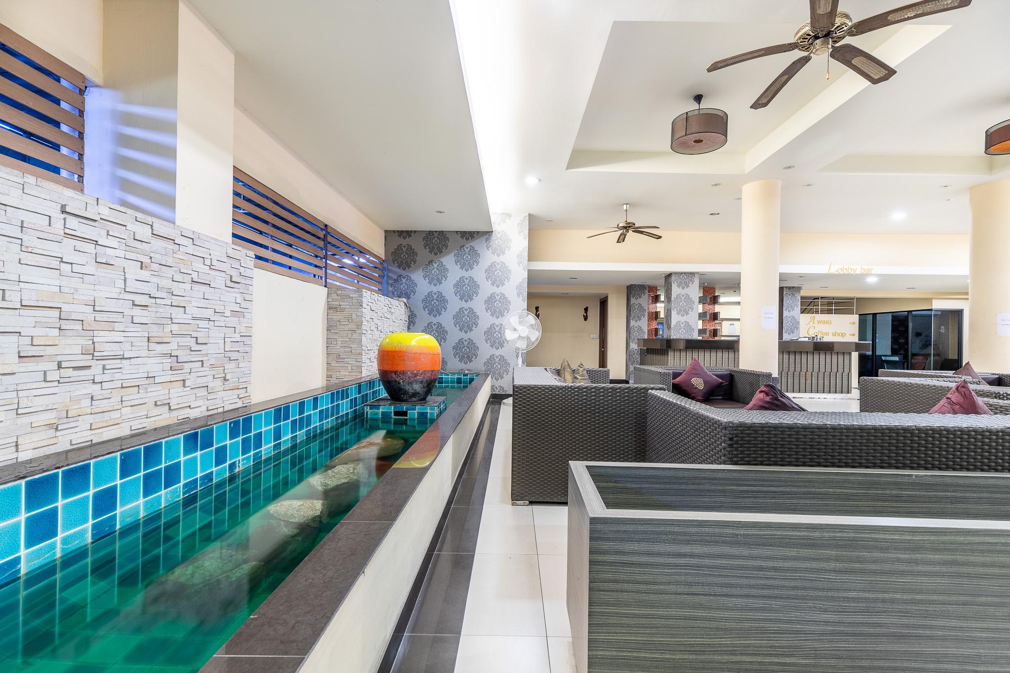 Eastiny Place Hotel Pattaya Bagian luar foto