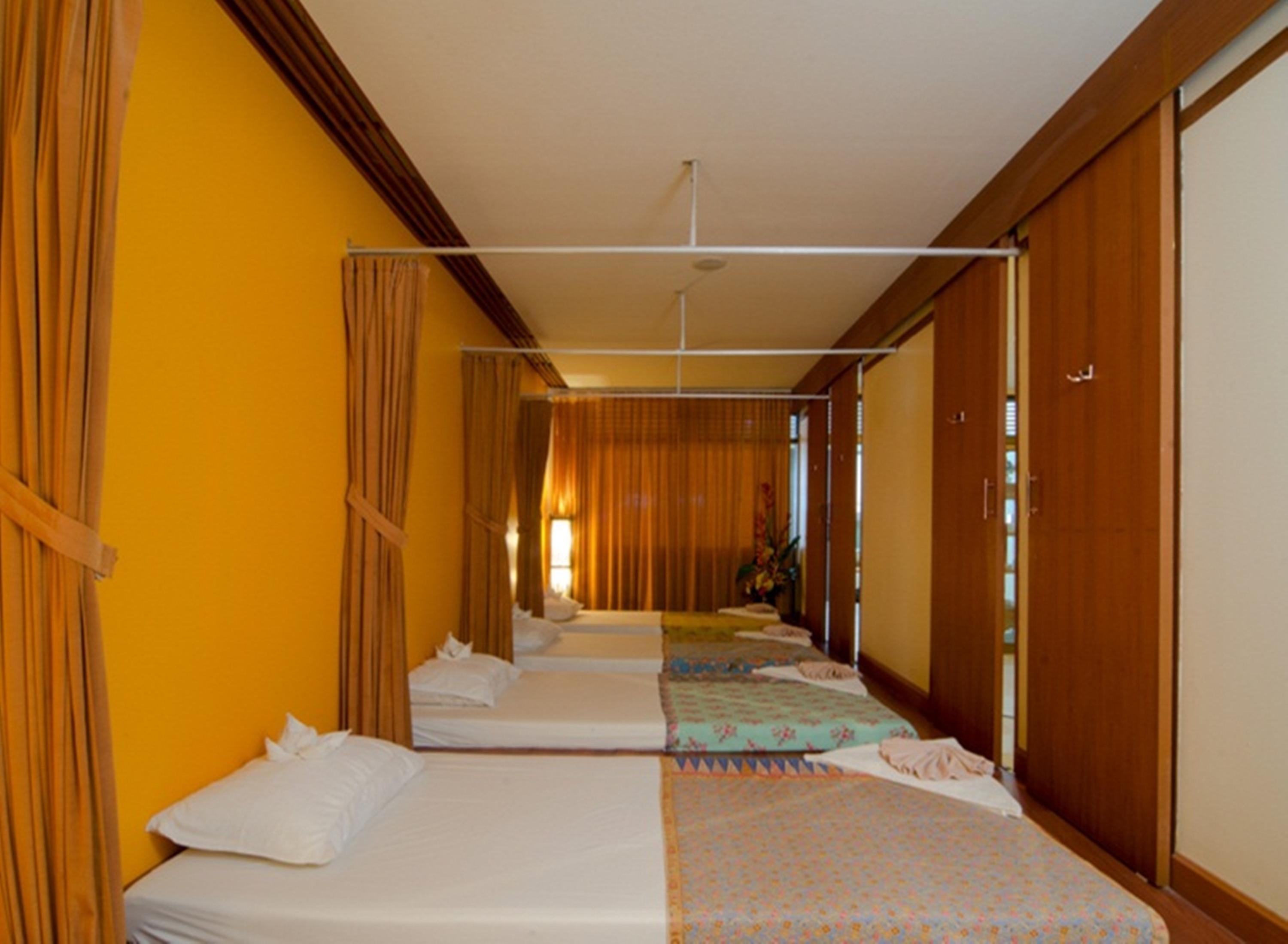 Eastiny Place Hotel Pattaya Bagian luar foto