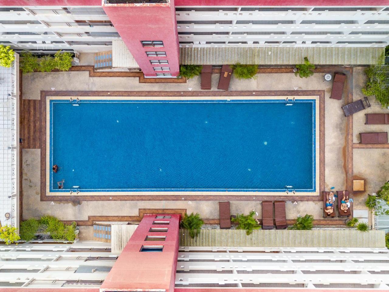 Eastiny Place Hotel Pattaya Bagian luar foto
